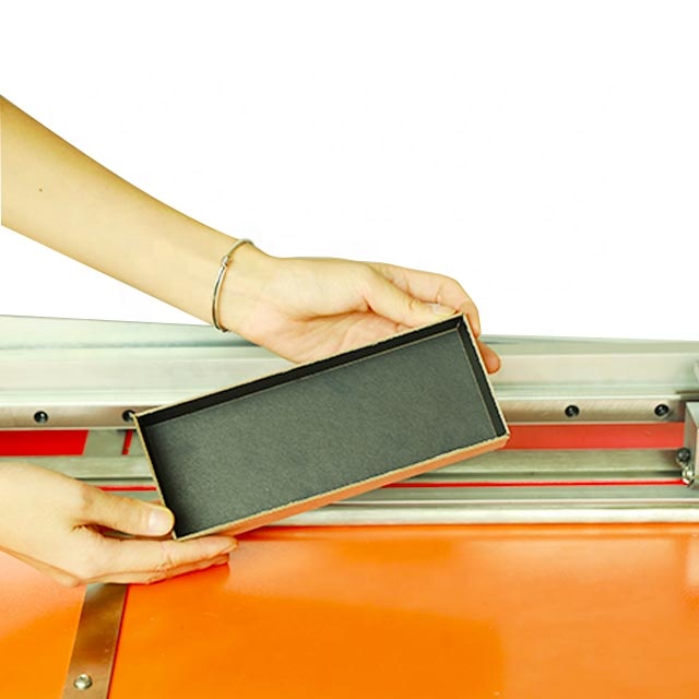 Машина для прорезки картона для изготовления ювелирных коробок