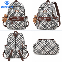 Sac à dos grande capacité multi-poches à motif écossais vintage avec breloque ours mignon pour filles, idéal pour l'école, le campus et le quotidien