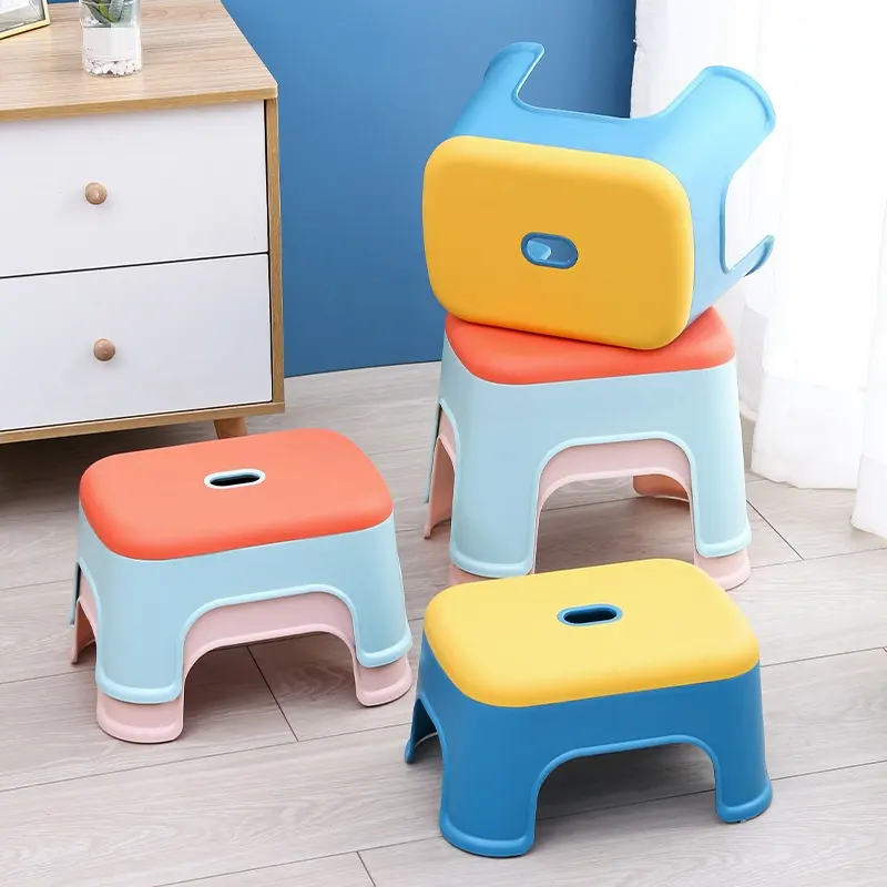 كرسي صغير سميك مقاوم للانزلاق للأطفال لغرفة المعيشة والحمام، كراسي بلاستيكية قوية عصرية وبسيطة للأطفال