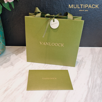 Sac cadeau en papier kraft vert de luxe écologique avec logo personnalisé, ruban et carte assortie pour l'emballage de bijoux, de montres et de parfums