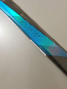 Bâton de hockey sur glace en fibre de carbone à tige ultra rigide pour une durabilité extrême à l'entraînement et aux batailles pour la défense et le hockey sur gazon - Product Image 4