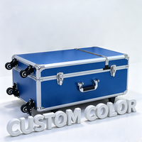 Valise trolley en aluminium argenté avec roulettes pivotantes, freins, poignée télescopique et couvercle séparé, valise à roulettes avec mousse alvéolée