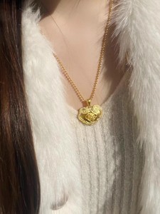 Collana con Ciondolo 'Buntoni di Buon Augurio' che Simboleggia Sicurezza e Felicità nel Conseguire Ciò che Desideri, Elegante Catena Gialla di Alta Qualità - Product Image 5