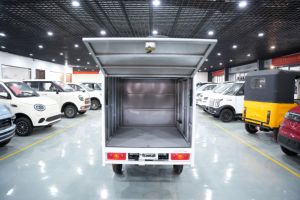 รถสามล้อพลังงานใหม่แบบปิดเต็มคันสำหรับส่งของจากโรงงาน - Product Image 3