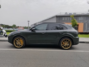 <span class=keywords><strong>Porsche</strong></span> <span class=keywords><strong>Cayenne</strong></span> E-Hybrid 2019 d'<span class=keywords><strong>occasion</strong></span>, SUV de luxe, 30T V6 PHEV 455HP AWD LHD 5 places, hybride rechargeable automatique, <span class=keywords><strong>prix</strong></span> de gros, export - Product Image 2