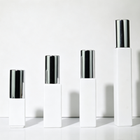 Flacon de parfum vide en verre blanc mat au design unique avec bouchon en bois 5ml 10ml
