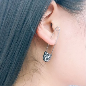 yunnique Minimalist Geometric Titanium Steel <b>Earrings</b> For Party Wear With Prong Setting <b>Studs</b> - Product Image 1