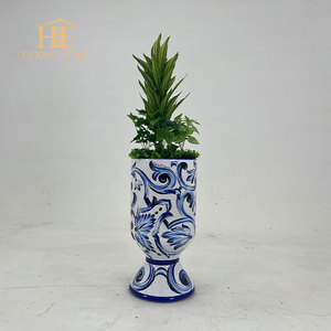 <span class=keywords><strong>Maceta</strong></span> <span class=keywords><strong>de</strong></span> Cerámica Azul y Blanca - Product Image 2