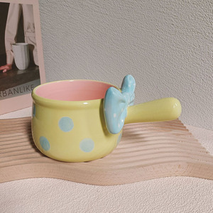 Bol en céramique avec poignée en forme de vague à trois dimensions, adorable et féminin - Product Image 6