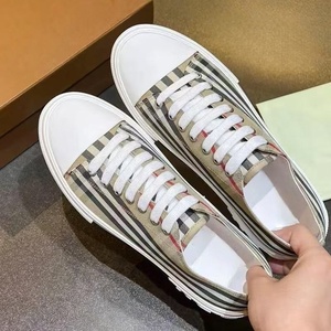 Factory direct sale of high-quality American-style casual <b>shoes</b>, with exquisite checkered stripes, walking <b>shoes</b> and canvas <b>shoe</b> - Product Image 6
