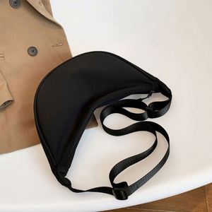 Muestra gratis 2023 al por mayor barato impermeable de nylon simple bandolera con cintura para mujeres y hombres - Product Image 3