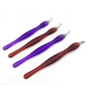 Custom Logo v-bentuk kutikula Pusher kuku harga pabrik kulit mati garpu kuku pendorong untuk jari dan jari kaki - Product Image 1