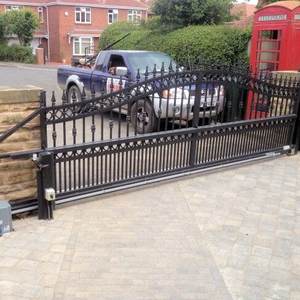 <span class=keywords><strong>Portail</strong></span> <span class=keywords><strong>coulissant</strong></span> en fer sur mesure <span class=keywords><strong>avec</strong></span> lecteur de plaque d'immatriculation <span class=keywords><strong>intégré</strong></span> et reconnaissance de véhicule par IA pour la sécurité - Product Image 3