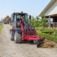 Europäischer Direktvertrieb 1260 Mini-Frontlader mit Dieselmotor Kompaktlader mit Palettengabel Frontlader im Angebot