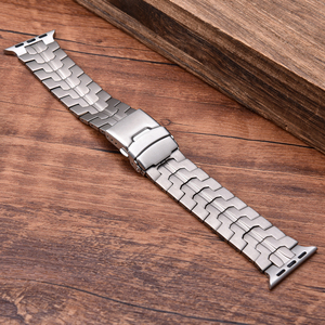 Correa de reloj de titanio sólido con cierre plegable y revestimiento metálico DLC resistente a arañazos de Jaetium para Apple Watch - Product Image 1