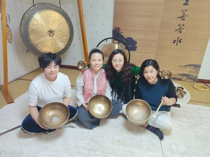 <span class=keywords><strong>Gong</strong></span> chinois artisanal <span class=keywords><strong>de</strong></span> haute qualité à son profond pour la guérison sonore - Product Image 2