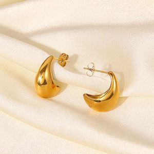 Anting-Anting Pejantan Berongga Berlapis Emas 18K Minimalis Hypoallergenic Baja Nirkarat CC Perhiasan Wanita - Product Image 3