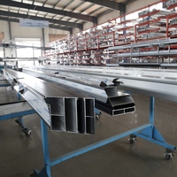 Fenêtre à battant en alliage d'aluminium 6060 avec acier inoxydable, insonorisée, drainage dissimulé, écoénergétique pour salle de bain et villa