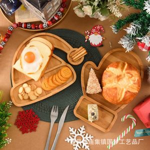 Bandeja navideña de madera con forma de gorro y manopla de Papá Noel, bandeja decorativa para servir bocadillos y postres en fiestas. - Product Image 4