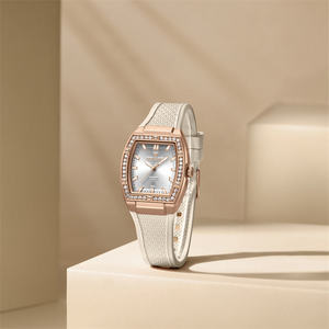 Reloj de cuarzo NAVIFORCE 5071 para mujer, nuevo, elegante, con diamantes incrustados en la esfera, luz nocturna, calendario, resistente al agua, de lujo. - Product Image 6