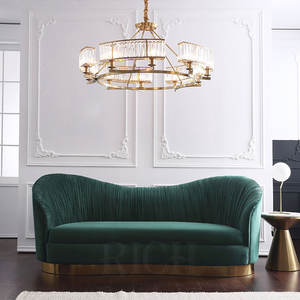أريكة فندقية بطيات خلفية, أريكة من نسيج مخملي باللون الأخضر والغابات ، بقاعدة ذهبية ، مكونة من 3 مقاعد باللون الأخضر و فيروزي - Product Image 1