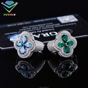 แหวนรูปโคลเวอร์ เพชรโมอิสซาไนต์ VVS ผ่านการทดสอบเพชร ชุบทอง เงินแท้ 925 แหวนโคลเวอร์แฟชั่น สำหรับทุกเพศ  แบบหนามเตย - Product Image 3