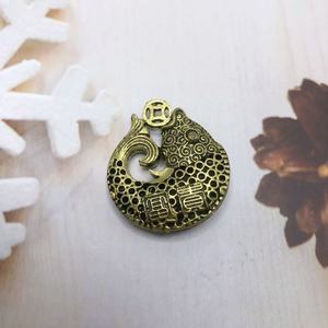 พวงกุญแจรูปเหรียญปลาคาร์พกัดทองแดงเป็น<span class=keywords><strong>มงคล</strong></span>มีจี้รูป<span class=keywords><strong>ปลา</strong></span>นำโชคในแผงขายบนถนนรถยนต์ทำจากทองเหลือง - Product Image 4