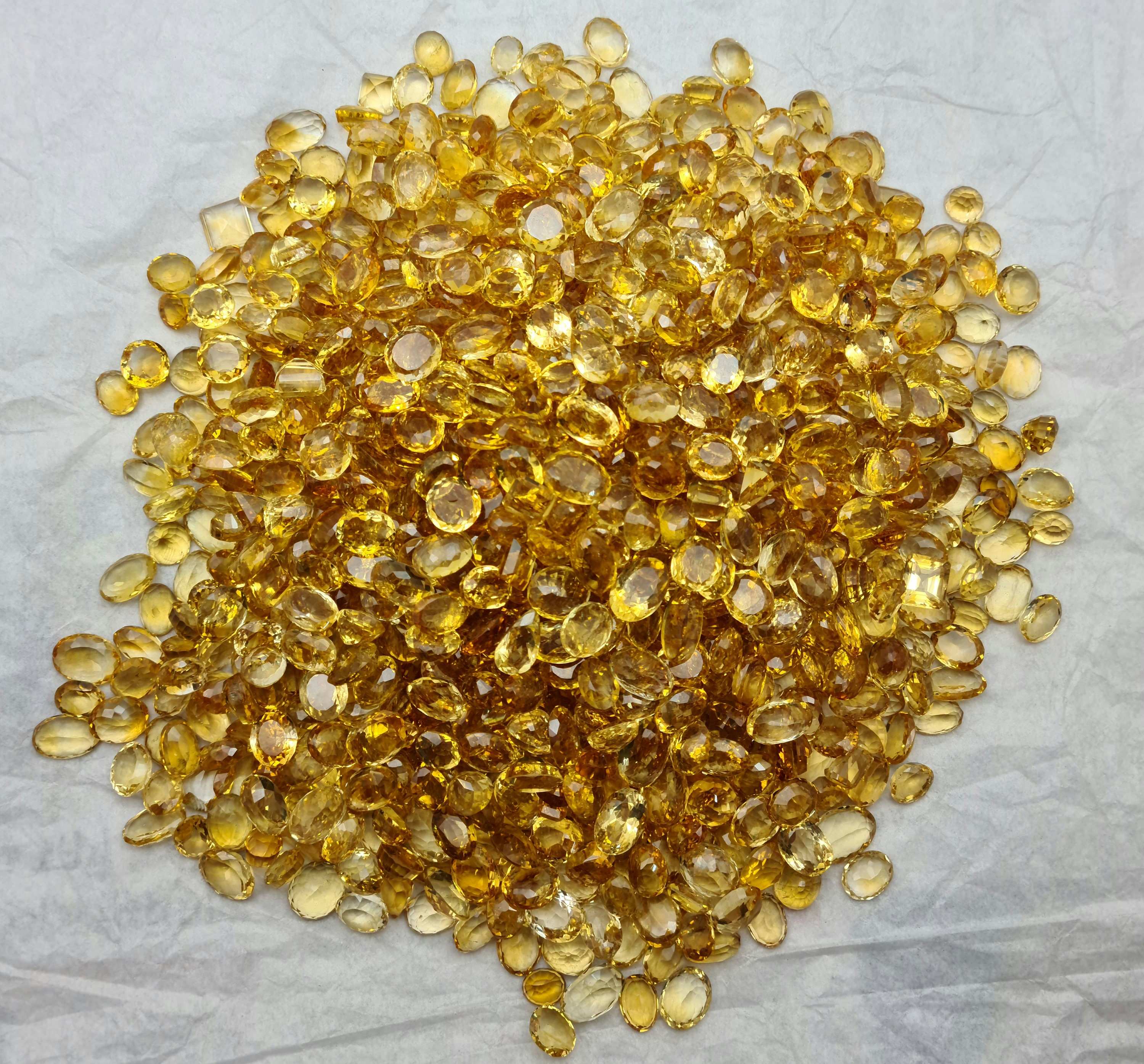 สีเหลือง