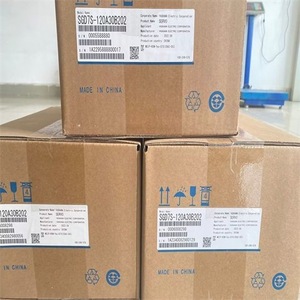 Contrôleur de moteur industriel Yaskawa SGD7S-120A30B202 - Product Image 1