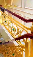 Rampe d'escalier de villa de luxe léger, style européen, en cuivre et aluminium, finition or K, haut de gamme, à fixation au sol, pour intérieur, avec garde-corps en bois massif