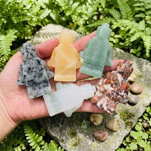 Robot <span class=keywords><strong>Lego</strong></span> en quartz sculpté à la main en pierres précieuses naturelles mélangées pour cadeaux et décoration - Vente en gros - Product Image 1