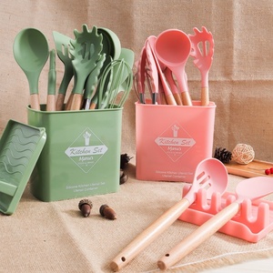 Ensemble d'ustensiles de cuisine en silicone résistant à la chaleur, 13 pièces, ustensiles de cuisine en silicone avec manche en bois - Product Image 2