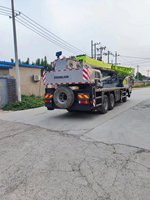 Grue sur camion Zoomlion reconditionnée de 25 tonnes, stock important prêt à être expédié