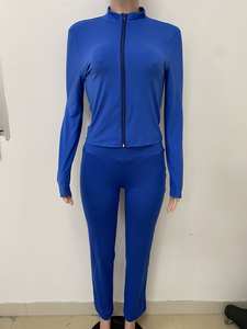 Conjunto Deportivo de 2 Piezas para Mujer al por Mayor con Diseño de Logotipo Personalizado para Gimnasio y Fitness, Ropa de Invierno para Estar en Casa con Pantalones Largos y Cremallera - Product Image 6