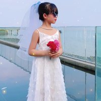 Famille correspondant élégant fête de mariage Spaghetti sangle fourrure 3d blanc robe de soirée col en v blanc vacances robes de plage