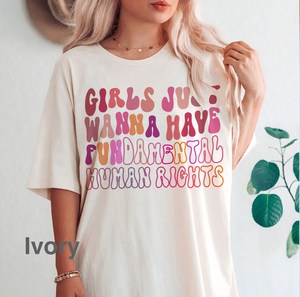 T-shirt Comfort Colors Girls Just Wanna Have Fundamental da donna, girocollo casual femminista, 100% cotone jersey, manica corta - Product Image 3