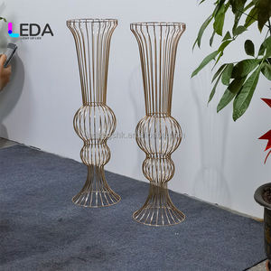Support de Présentation LEDA Luxe Géant en Métal Doré pour Boule de Fleurs, Vase, Centre de Table, Décoration de Mariage et Événements - Product Image 2