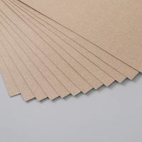 Carton simple face de fond gris de papier de tableau blanc pour le panneau de doublure d'habillement d'emballage de chaussure