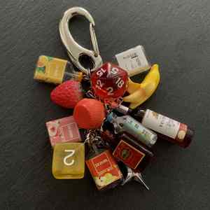 Porte-clés artisanal, fruits et bouteilles de vin simulés, ornement de sac de style frais et original pour cadeaux promotionnels - Product Image 4