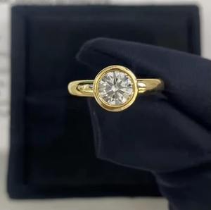 Fournisseur d'usine de bijoux personnalisés de haute qualité, bague en or 18 carats avec diamant de laboratoire VVS de 1 carat, taille brillant rond, luxe, pour femme - Product Image 3