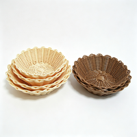 Panier de rangement pour fruits, pain et collations en rotin PP tressé artisanal beige à bords festonnés, de qualité alimentaire, imperméable et sur mesure