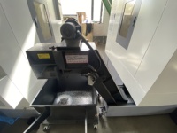 Petit centre d'usinage CNC automatique VMC650 avec cône de broche BT40 Centre d'usinage CNC industriel de haute précision