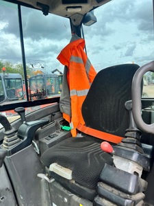 รถขุดขนาดเล็ก Volvo แท้ 100% รุ่น 2.5 ตัน มือสอง รถขุดตีนตะขาบ Volvo ECR25D สำหรับขาย - Product Image 6