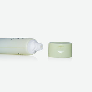 Tube souple vert clair en PE avec impression graphique personnalisée et bouchon à clapet pour nettoyant visage anti-acné - Product Image 2