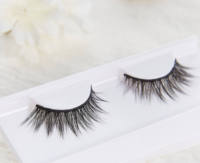 Faux cils en fibre 3D de marque propre en gros pour étiquette privée faite à la main, épaisseur 0,07 mm, plateau blanc
