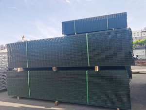 سياج شبكي ملحوم للديكور الخارجي 50×200 مم بارتفاع 2.5 متر مطلي بالبي في سي مع ثني على شكل V لوحة سياج ثلاثية الأبعاد لتزيين الحدائق - Product Image 6