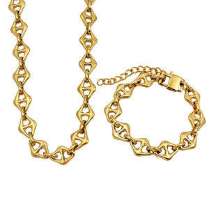 Ensembles de bijoux de mode hip hop personnalisés en gros 18 carats plaqué or en acier inoxydable ensembles de chaîne de nez de cochon lettre bracelet collier femmes - Product Image 1