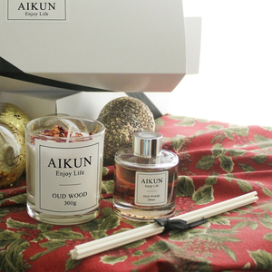 ชุดน้ำหอมปรับอากาศ AIKUN พรีเมียม พร้อมเทียนหอมและก้านไม้หอม สำหรับตกแต่งบ้าน ห้องนอน ห้องน้ำ อพาร์ทเมนท์ เหมาะเป็นของขวัญ - Product Image 1
