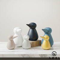 Ensemble de figurines de pingouins en céramique, style minimaliste moderne, ornement animal de style nordique pour la décoration d'étagères à la maison ou au bureau, idée cadeau