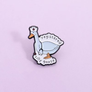 Broches en émail personnalisées en gros, motif Silly Goose Nurse, imprimées en UV, broche en métal, badge de revers, bijoux, cadeaux pour amis - Product Image 1